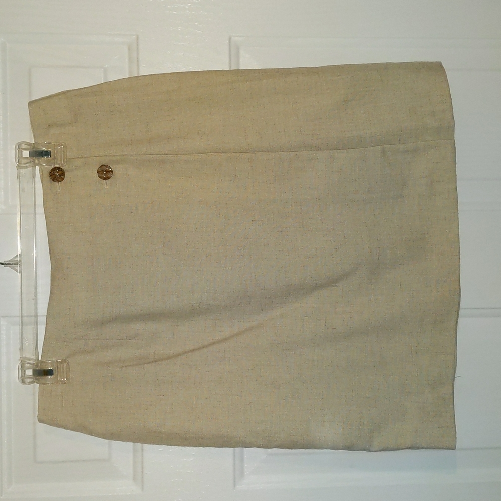 Ladies Vintage Kathie Lee Wrap skirt Khaki with button embellishment Siz…